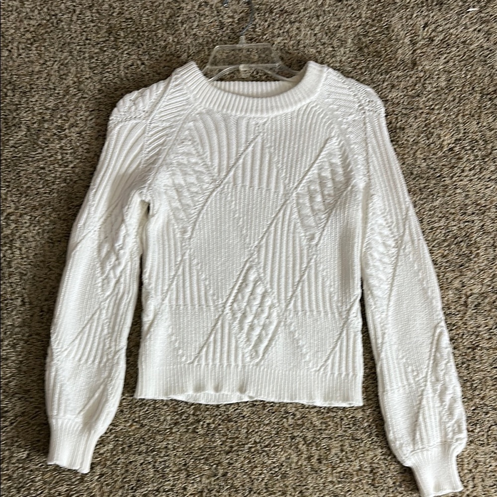 Elie Tahari White Crew Neck Cable Knit Sweater